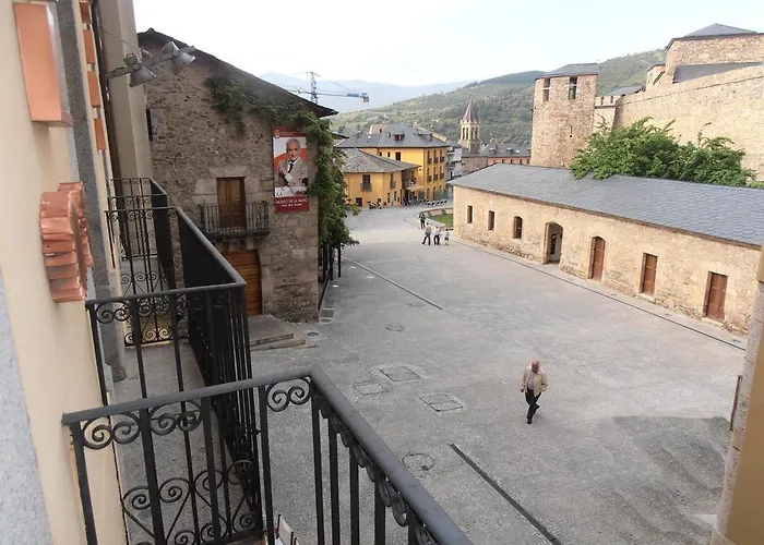 Hostal Virgen De La Encina