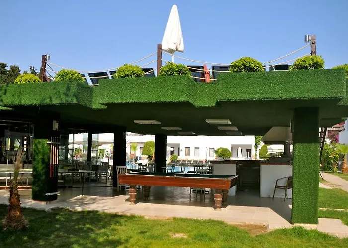 Club Cherry Hotel & Family Suites