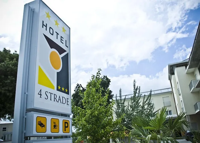 Hotel 4 Strade