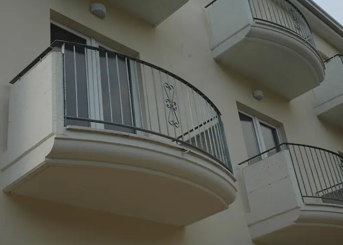 Hotel 4 Strade