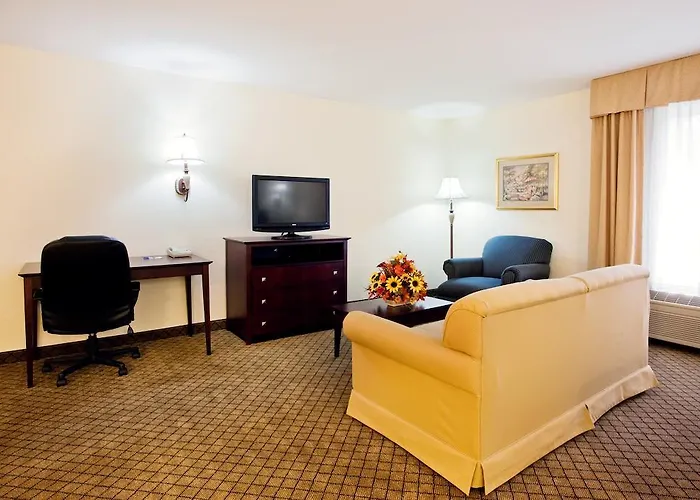 Holiday Inn Express Dillard