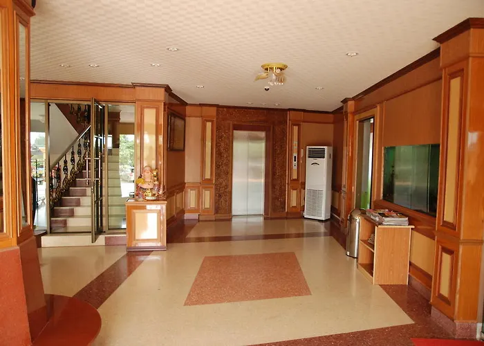 Rose Garden Hotel