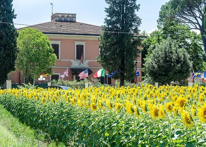 Hotel Villa Maya Cascina 