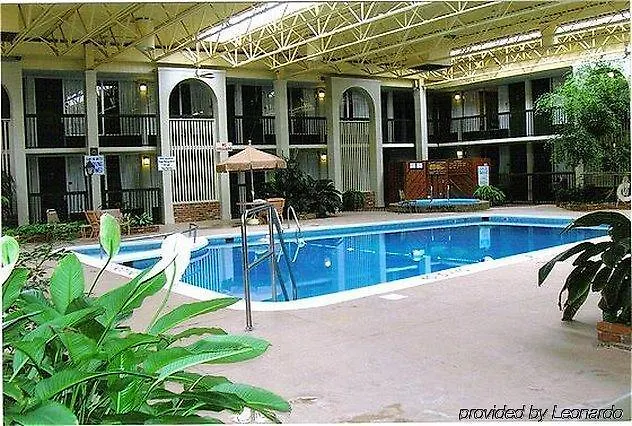 Holiday Inn Newport-I-40 Exit 435