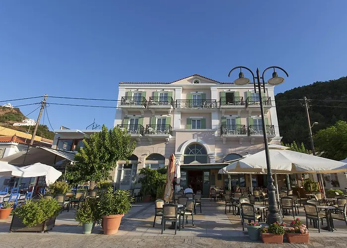 Samaina Port Hotel