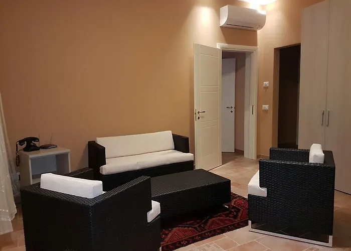 Perla Nera Guesthouse Imperia