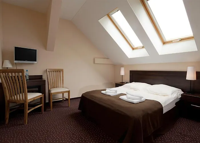 A' Propos Hotel, Restauracja, Club