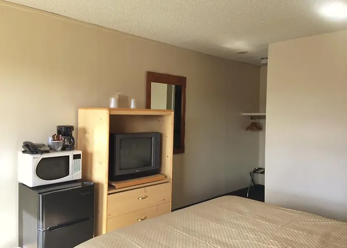 Rodeway Inn & Suites