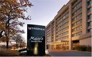 Wyndham O'Hare Hotel