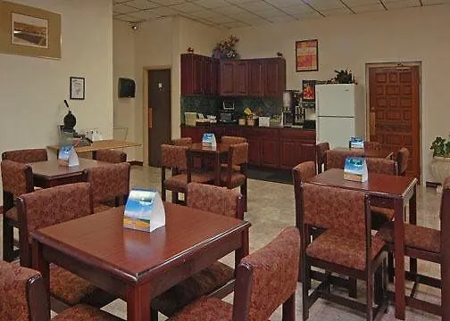 Econo Lodge I-70 Near Bicentennial Center