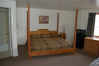 Roost Lodge