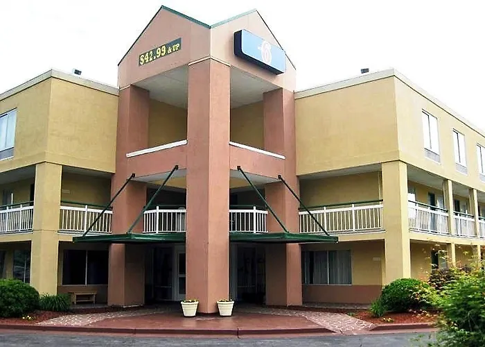 Econo Lodge Inn & Suites Johnson City