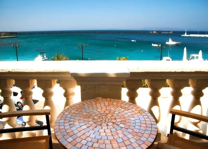 Avra Hotel