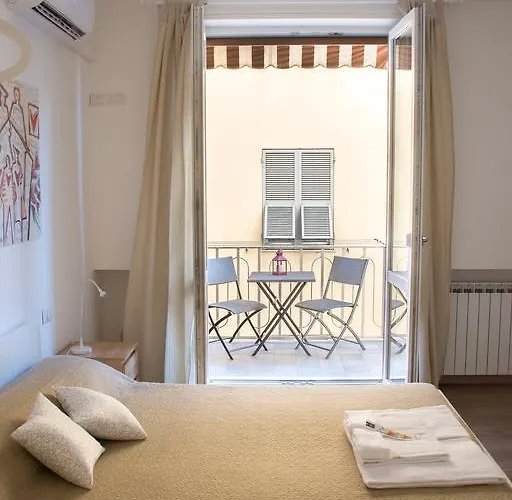 Via Colombo Holiday Rooms La Spezia