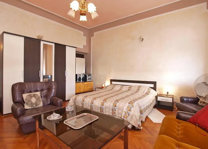Apartments By The Sea 1050 Rovinj