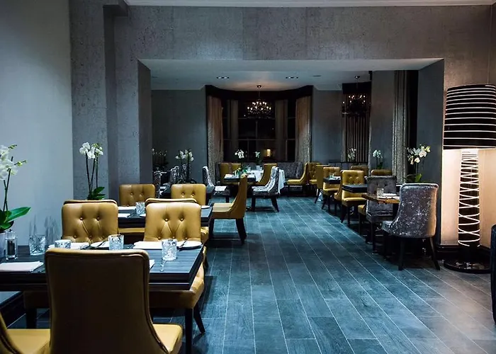 The Royal Hotel - Bridge Of Allan