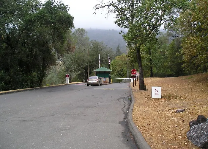 Russian River Camping Resort Cottage 9