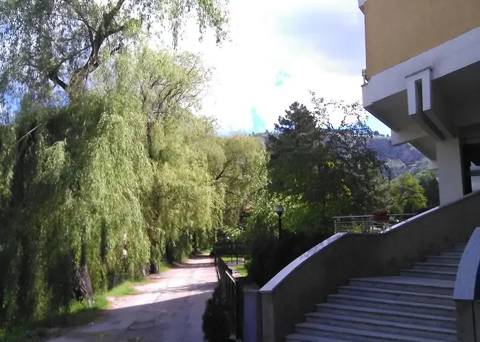 Hotel Dinara