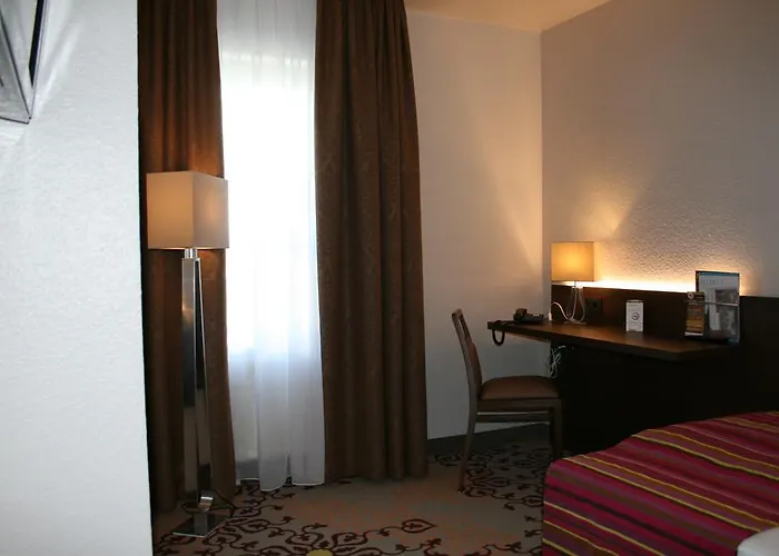 HOTEL PARQÉO im A66
