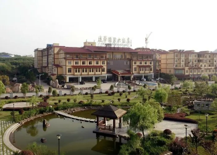 Wuyishan Yuanhua International Grand Hotel