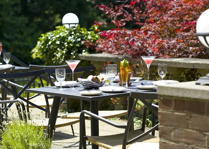 The Manor At Sway - Hotel, Restaurant And Gardens