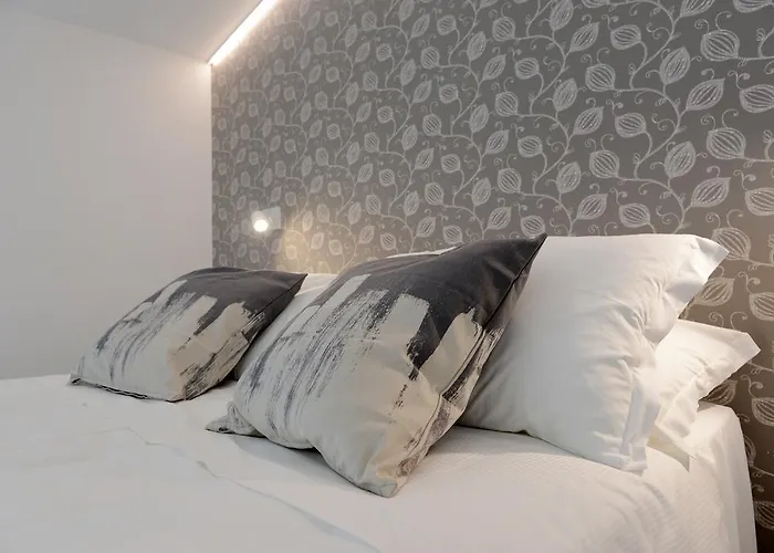Miramed Rooms