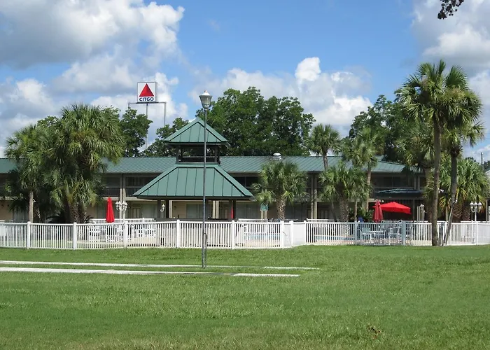 Kinderlou Inn