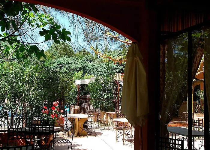 Hotel Les Mazets Des Roches
