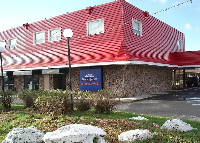 Motel 6 Cornwall Hwy 401 On