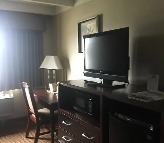 Days Inn By Wyndham Bloomington West