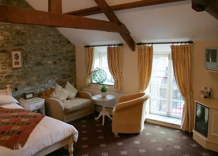 Browns Tavistock