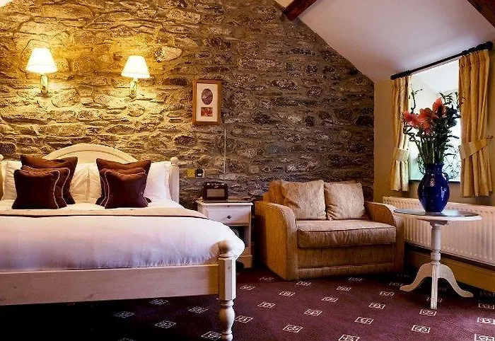 Browns Tavistock