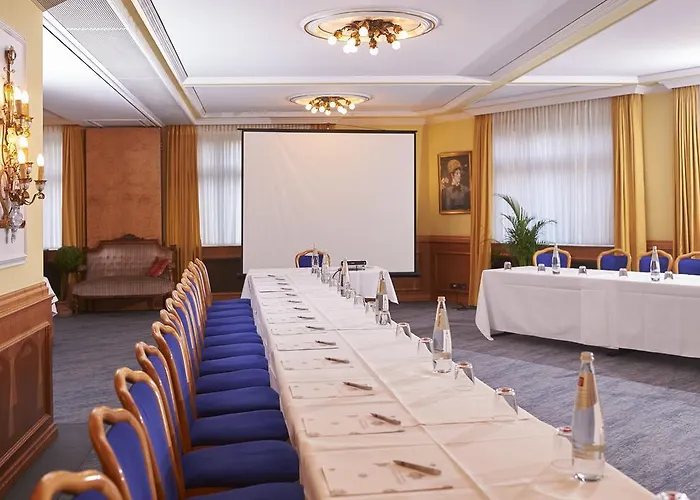 Romantichotel Goldener Karpfen - Das Kleine, Feine Grandhotel Direkt In Der Altstadt