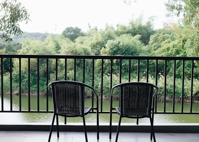 Riverawan Hotel