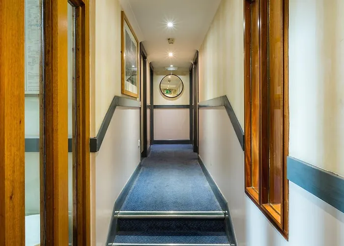 George Oxford Hotel