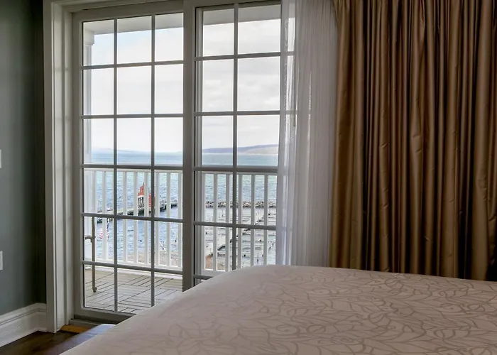 Watkins Glen Harbor Hotel