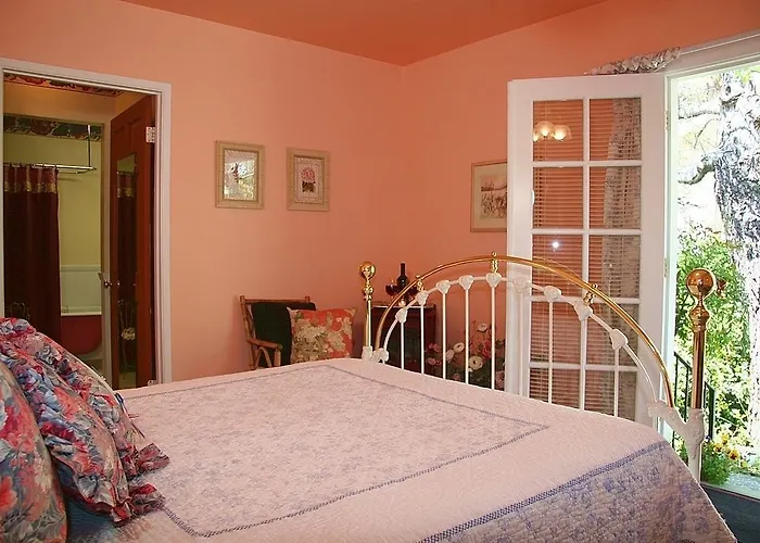 Chelsea Garden Inn