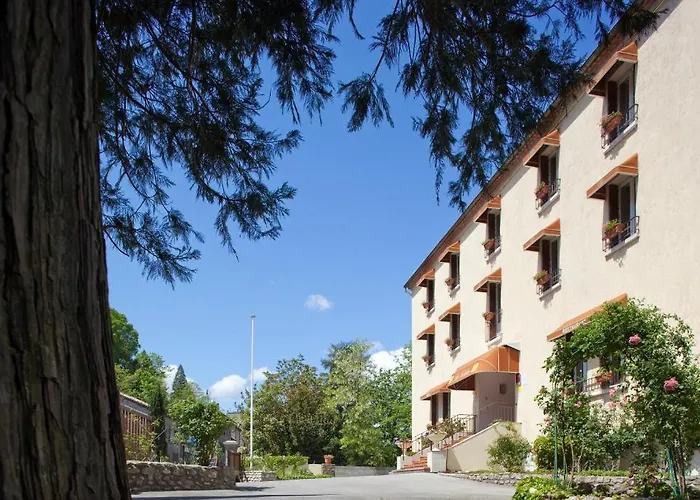 Logis Hotel Les Cedres