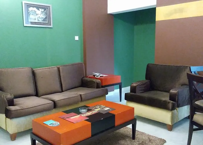 Royal Crown Suites