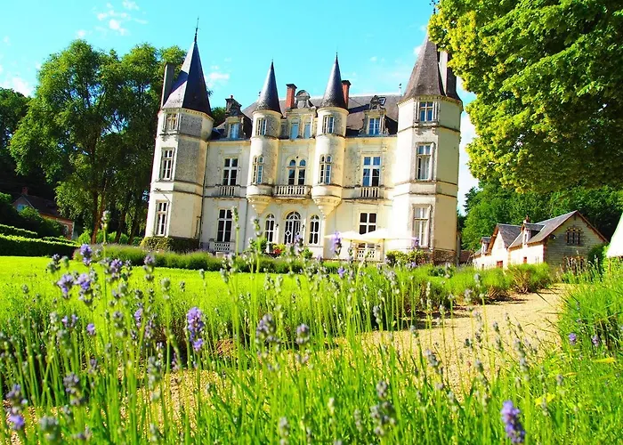 Chateau De Vallagon Bourré