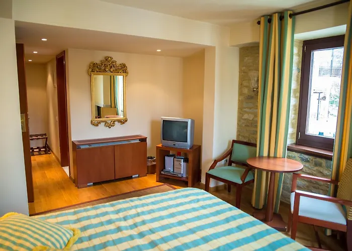 Maritsas Hotel & Suites