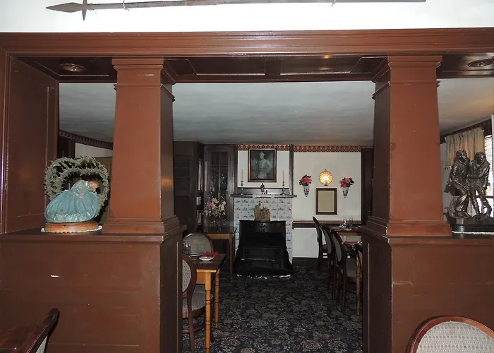 Farnsworth House Inn