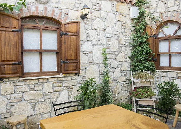 Monza House Otel