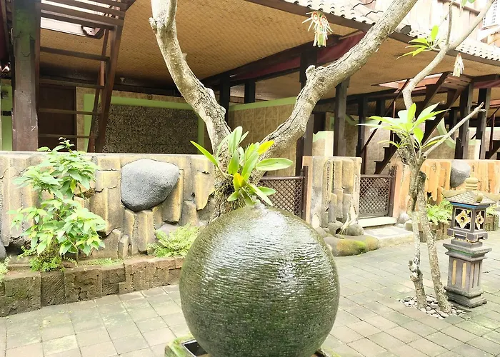 Kerti Beach Bungalow And Restaurant