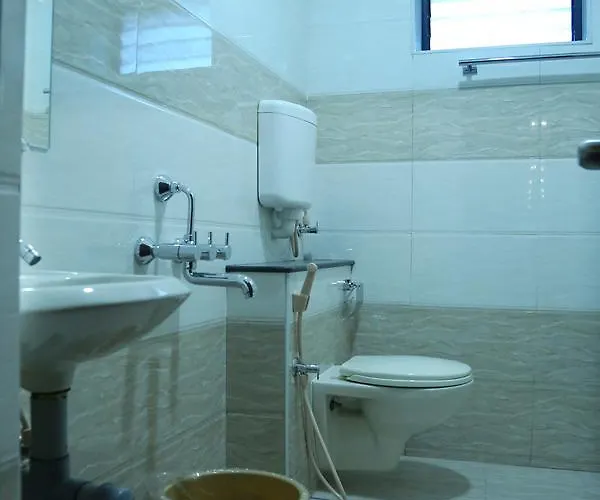 Hotel Sabareesh Plaza