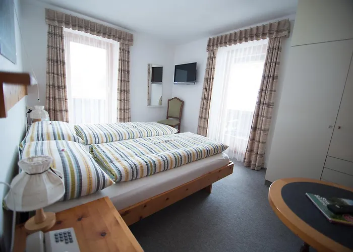 Hotel Hold