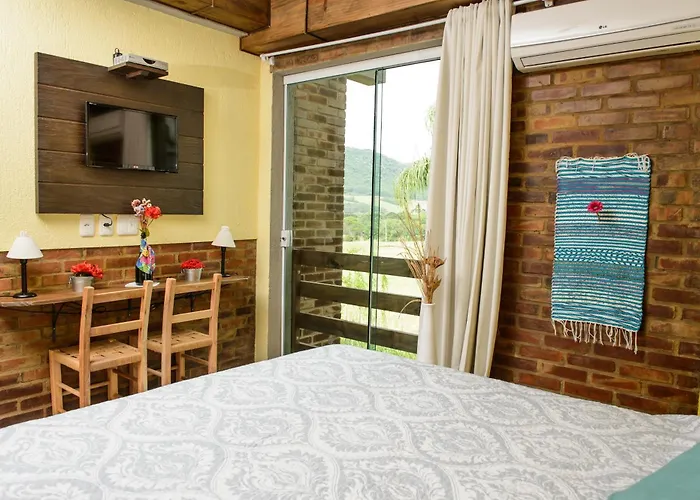 Bina's Haus Pousada, Cafeteria e Atelier