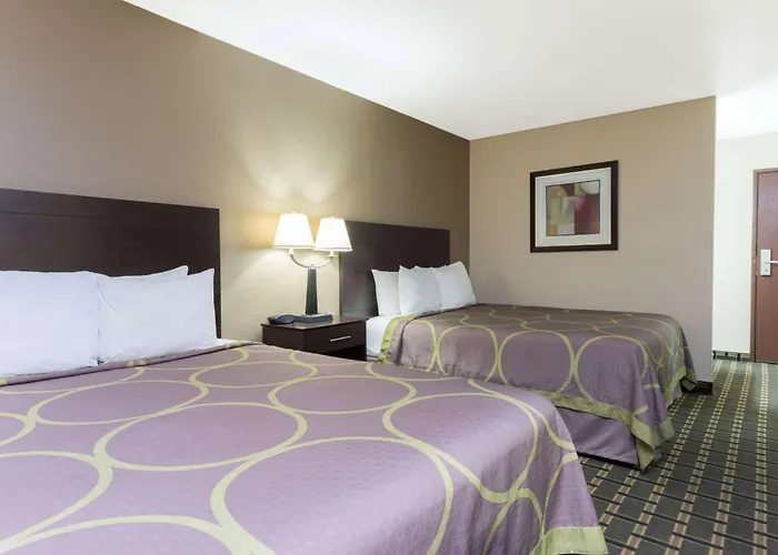 Super 8 By Wyndham Springfield East