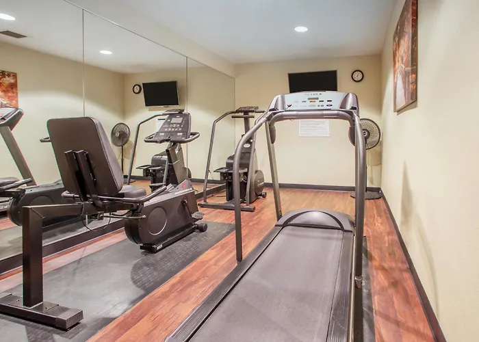 Hawthorn Extended Stay By Wyndham Milwaukee Airport