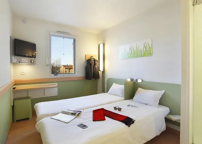 First Inn Hotel